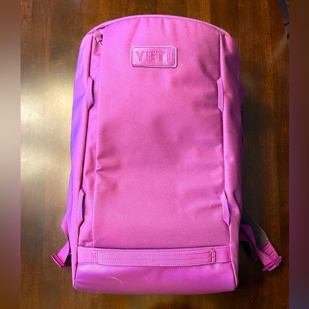 YETI Crossroads 35L Backpack